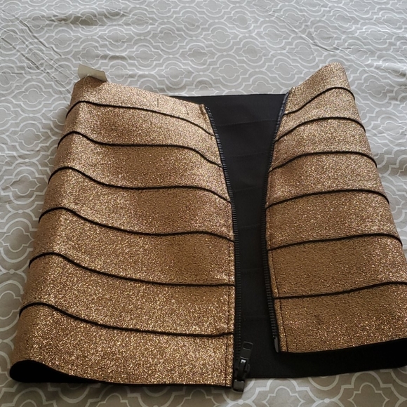 Mini skirt - Picture 3 of 3